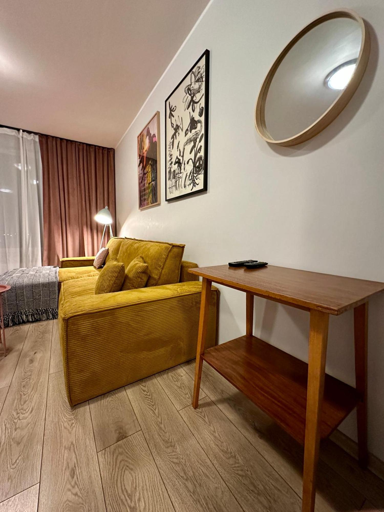 Momoapart - Downtown Tram Depot Apartment Breslau