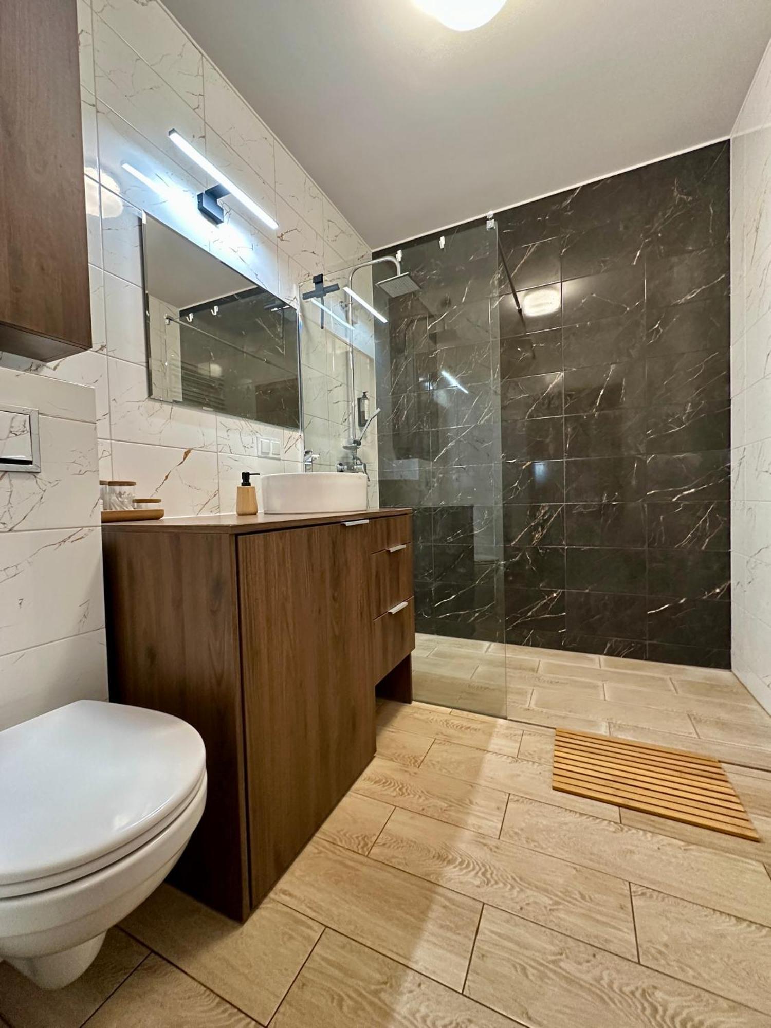 Momoapart - Downtown Tram Depot Apartment