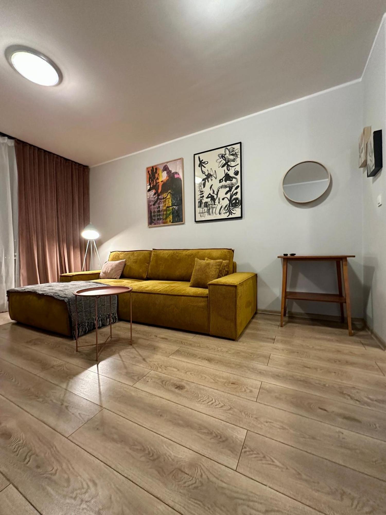Momoapart - Downtown Tram Depot Apartment Breslau